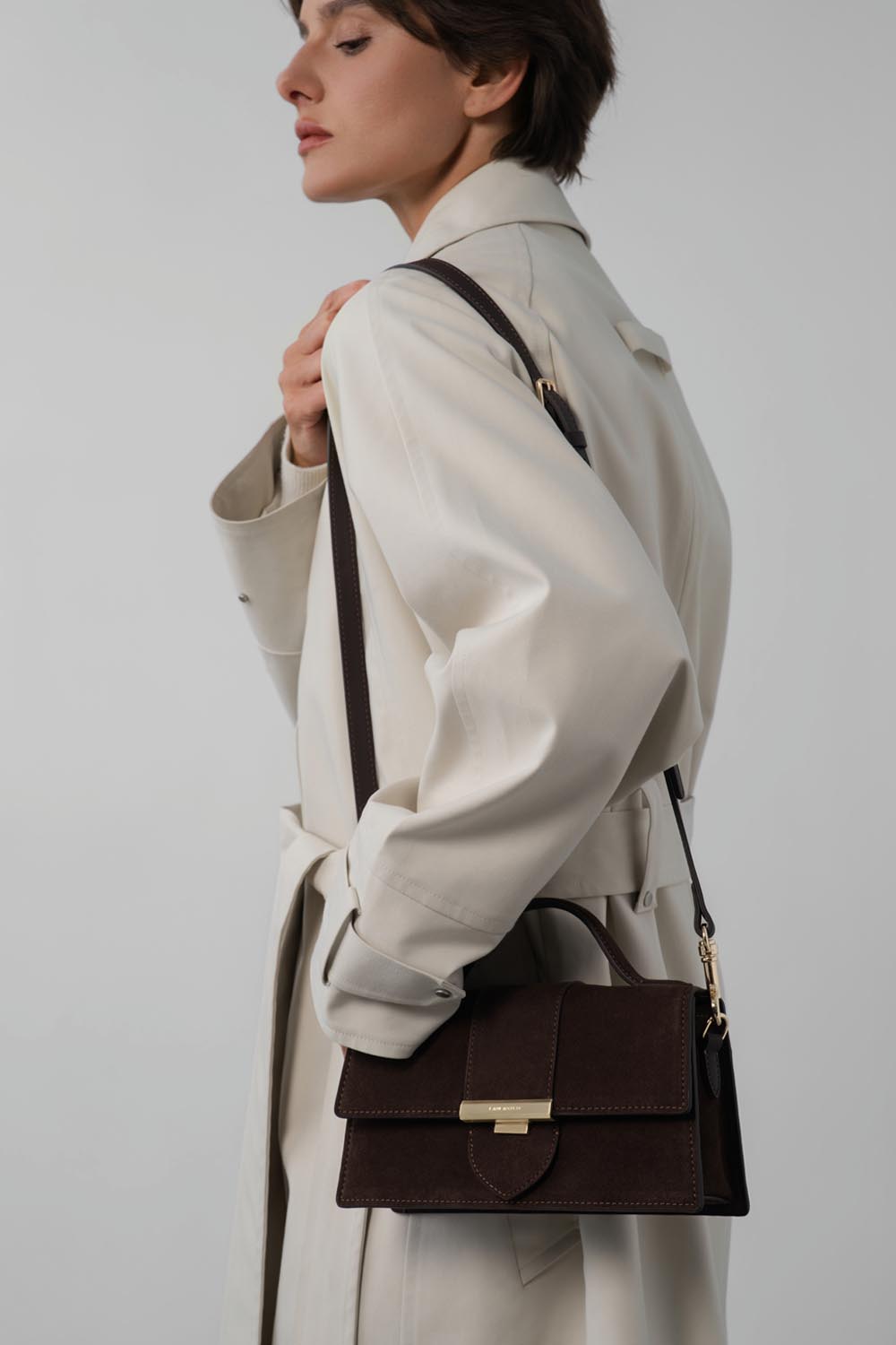 Lancaster Handtas met klep Suède Ily – gedragen