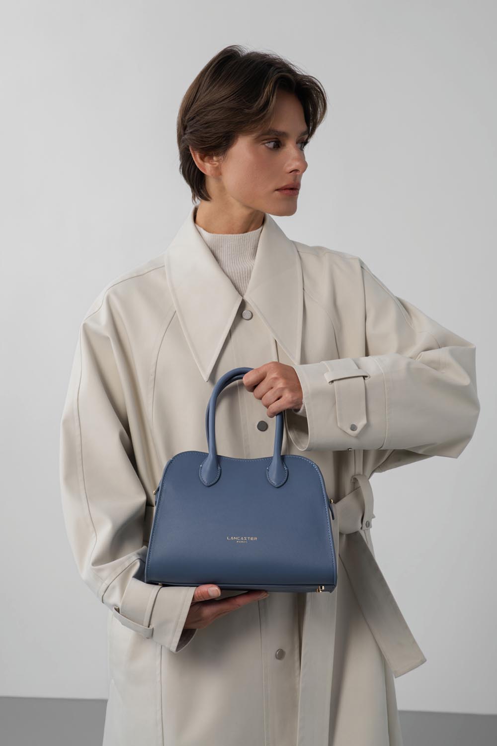 Lancaster Handbag with magnetic Flap S Donna Hopper Praline – worn