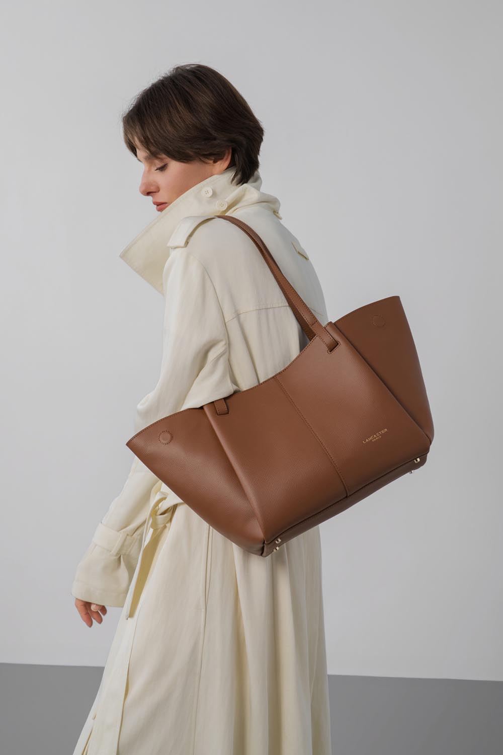 Lancaster Tote Bag shoulder M Sierra Haus Red – worn