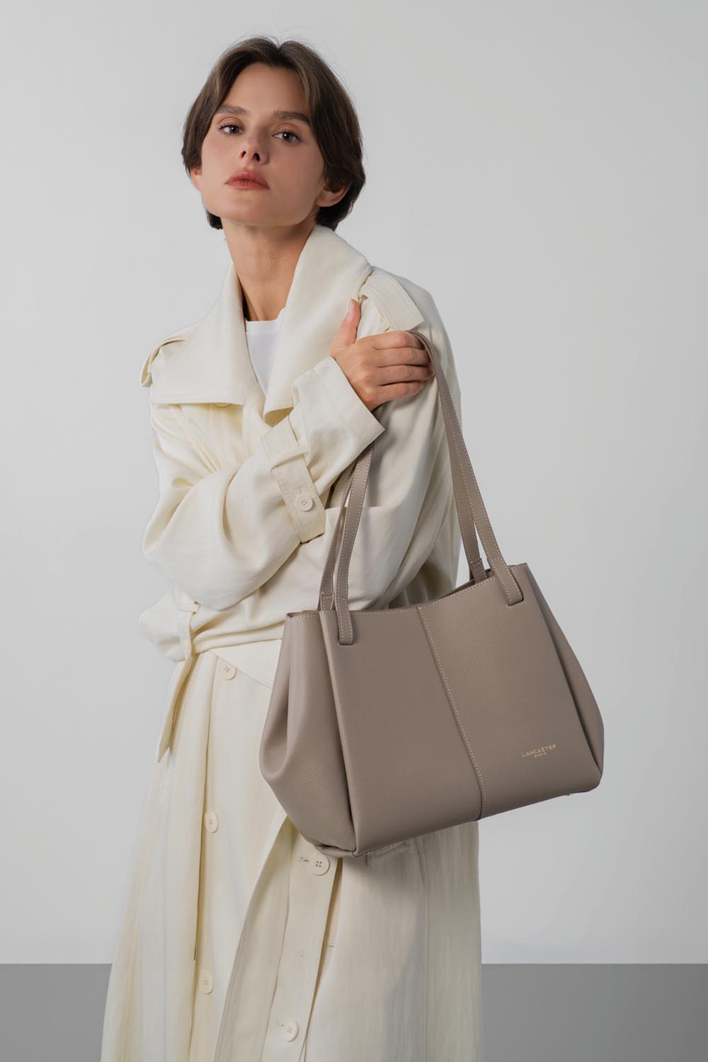 Lancaster Tote Bag shoulder M Sierra Haus Red – worn