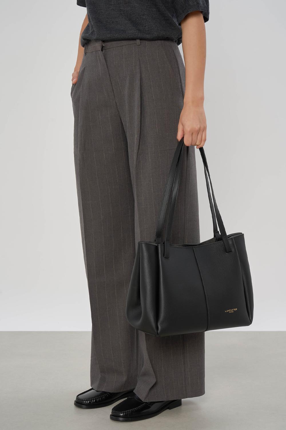 Lancaster Tote Bag shoulder M Sierra Haus Red – worn