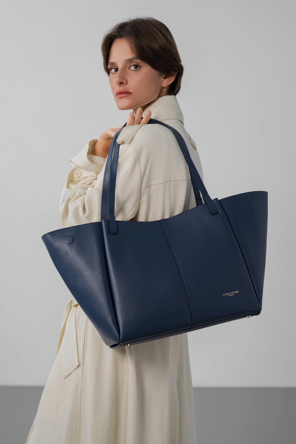 Lancaster Shopper-Beutel Schëller L Sierra Haus Schwaarz – gedroen