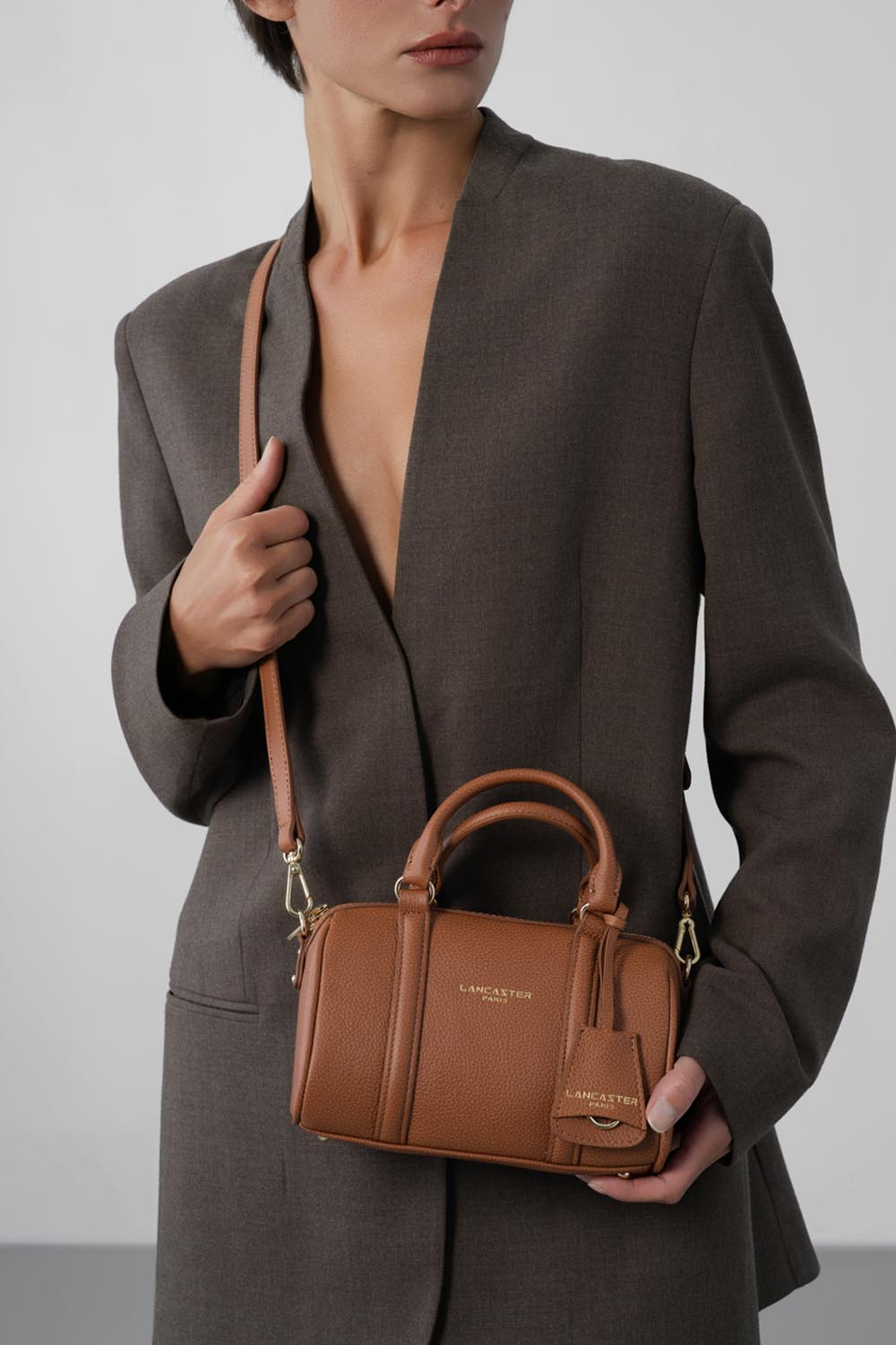 Lancaster Reisetasche mit Reißverschluss S Milano Ana Rot – getragen