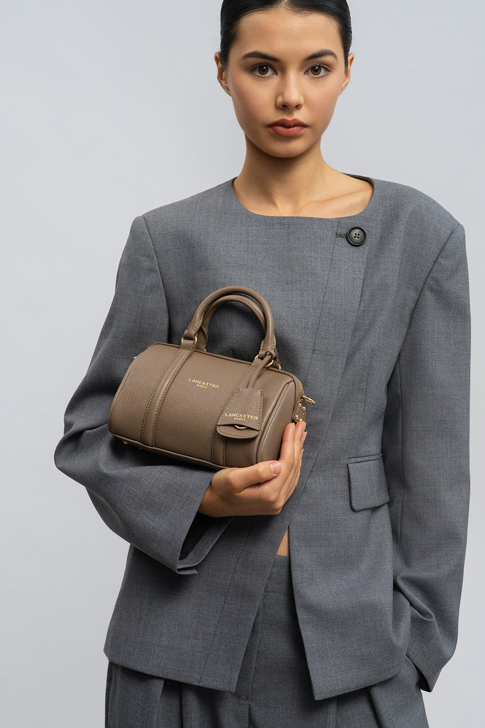 Lancaster Reisetasche mit Reißverschluss S Milano Ana Rot – getragen