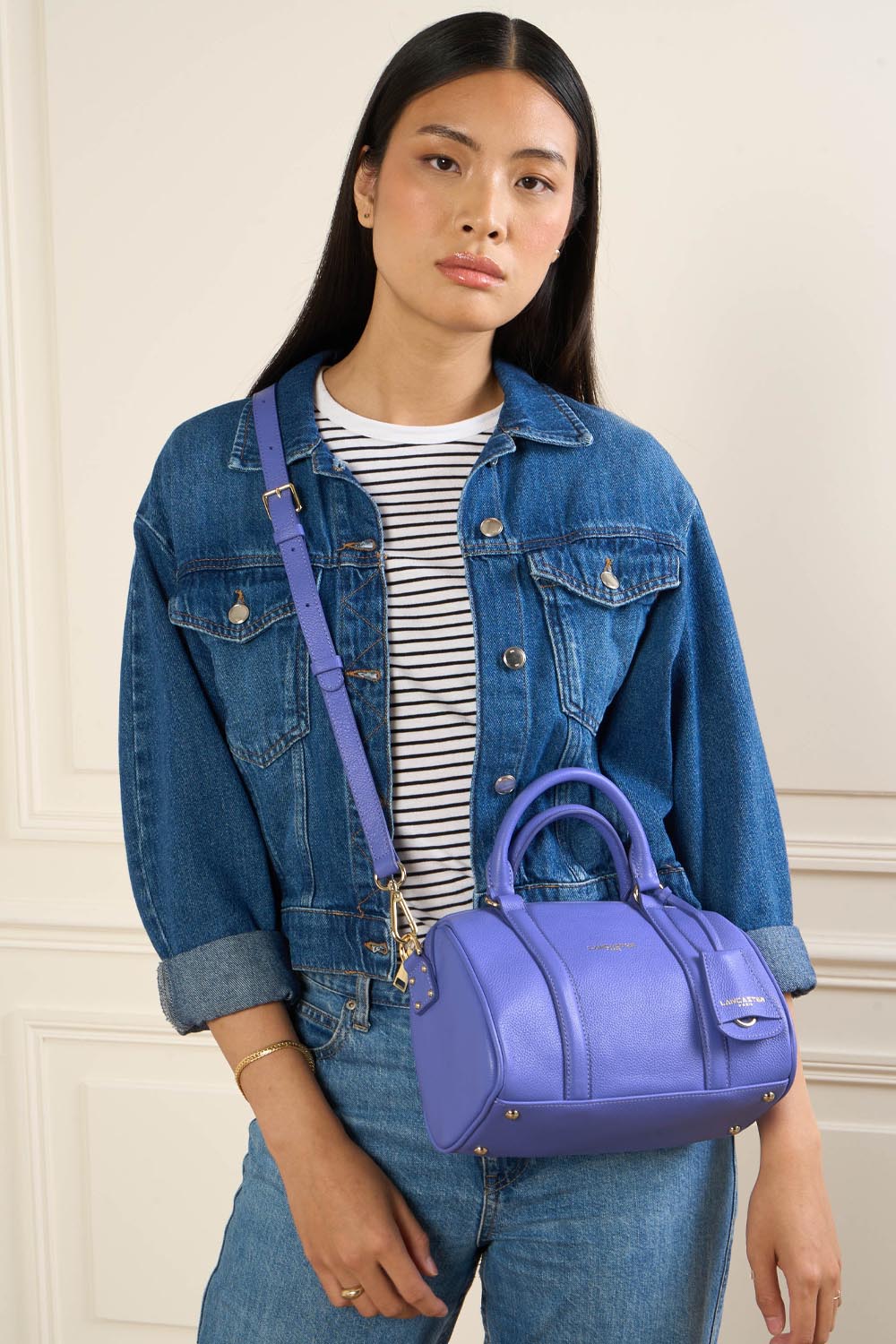 Borsa a cilindro Lancaster Milano Ana M Camel – indossata