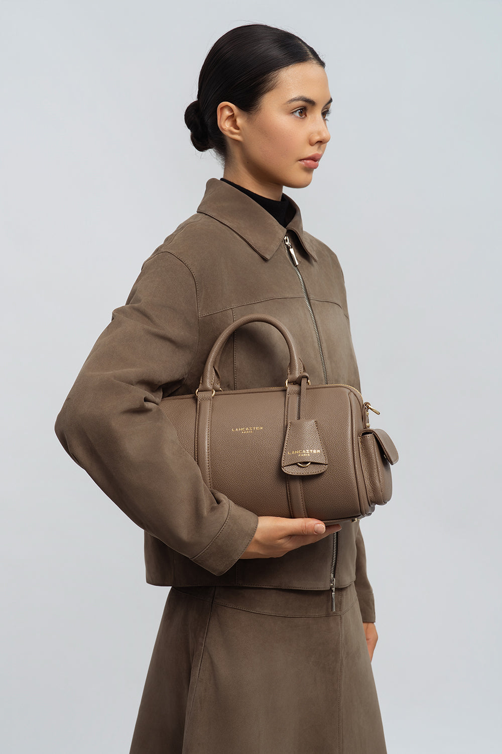 Lancaster Borsa a cilindro Con zip M Milano Ana Sabbia – indossata