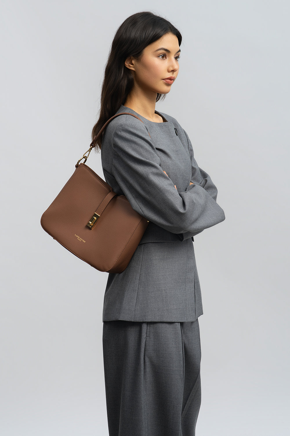 Lancaster Sac besace Zippé L Milano Horizon Sable – porté