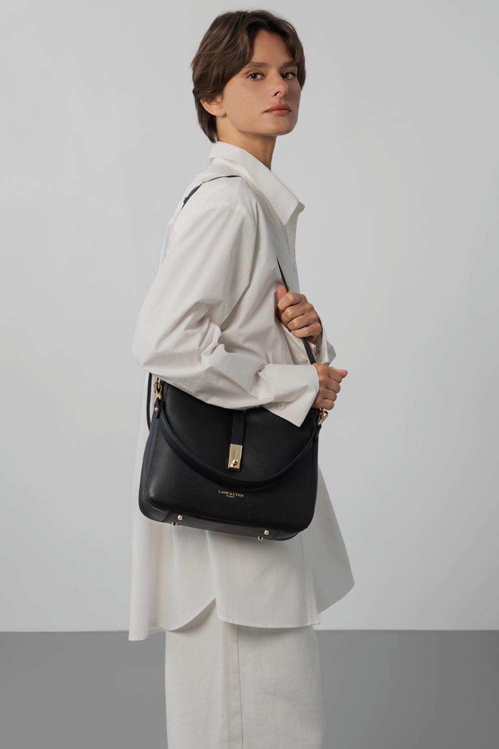 Lancaster Sac besace Zippé L Milano Horizon Sable – porté