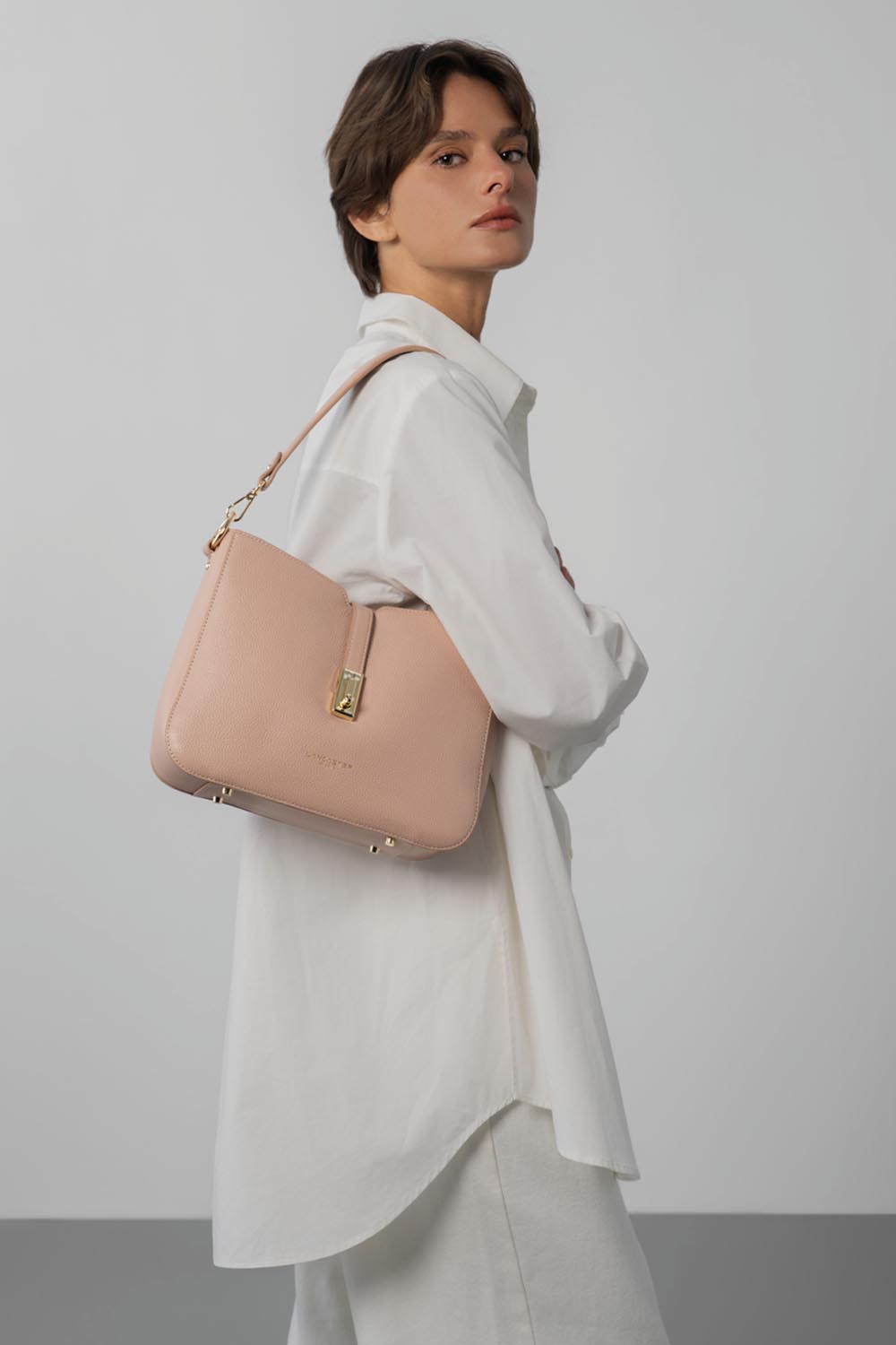 Lancaster Sac besace Zippé L Milano Horizon Sable – porté
