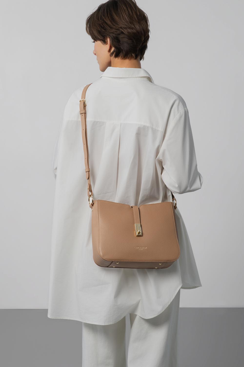 Lancaster Sac besace Zippé L Milano Horizon Sable – porté