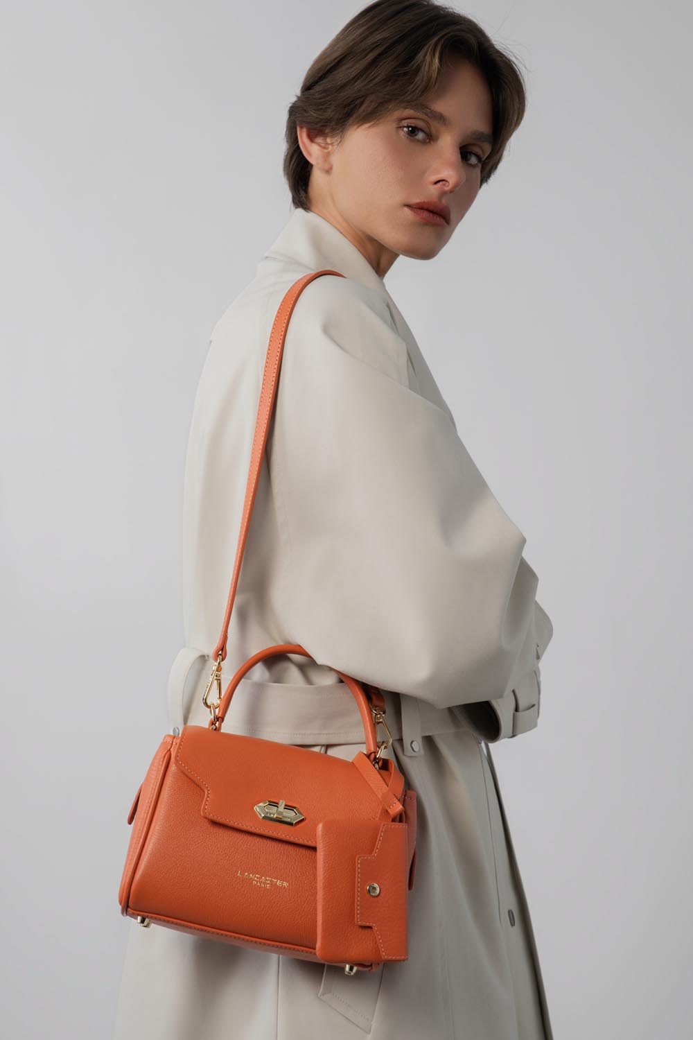 Lancaster Bolso de mano con solapa y cierre S Mademoiselle Grace Negro – llevado