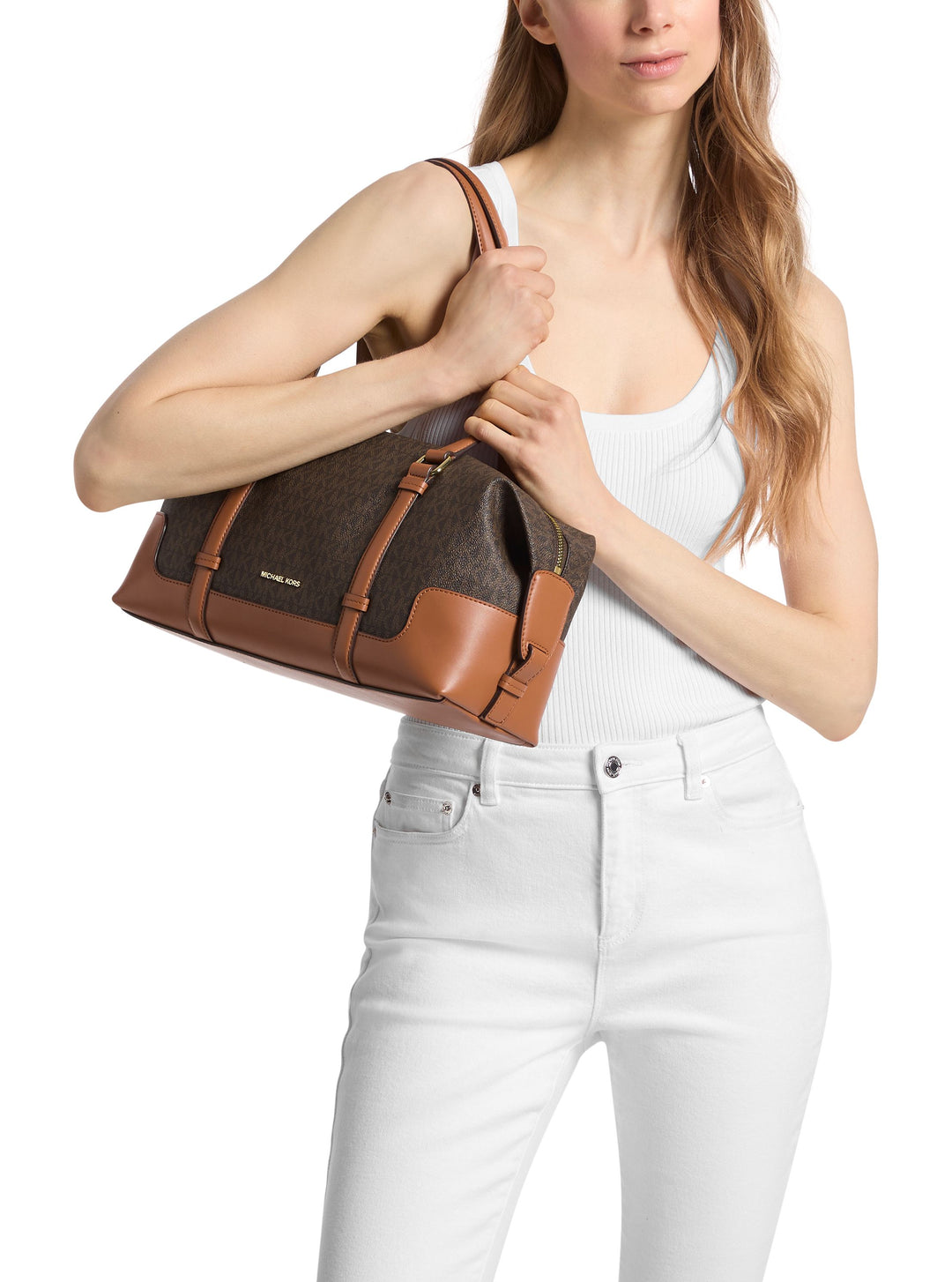 Michael Kors Sac Bandoulière Teddi Grand Souple Marron — vue portée