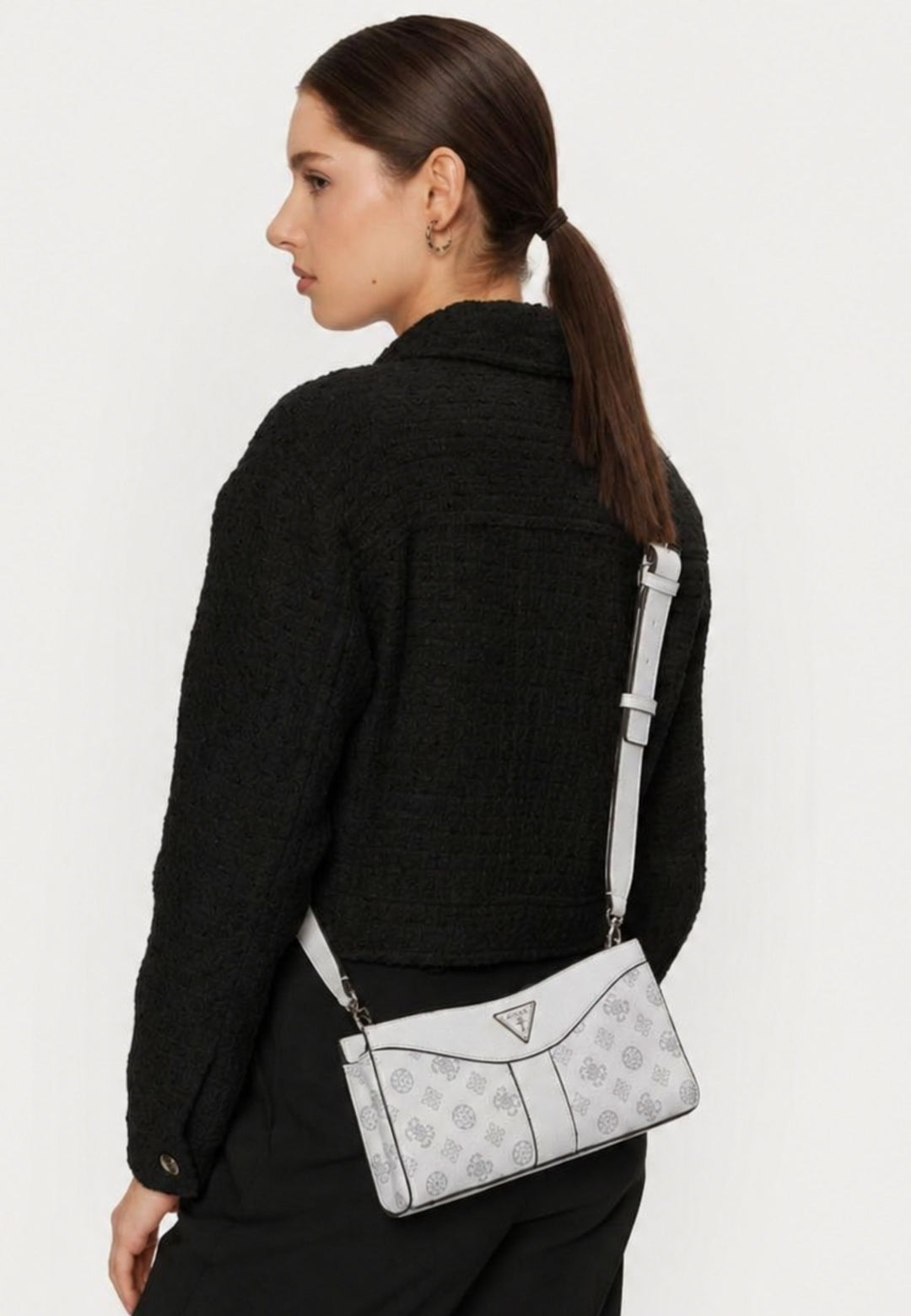 Guess Nolana S valkoinen logolaukku olkahihnalla PG952112